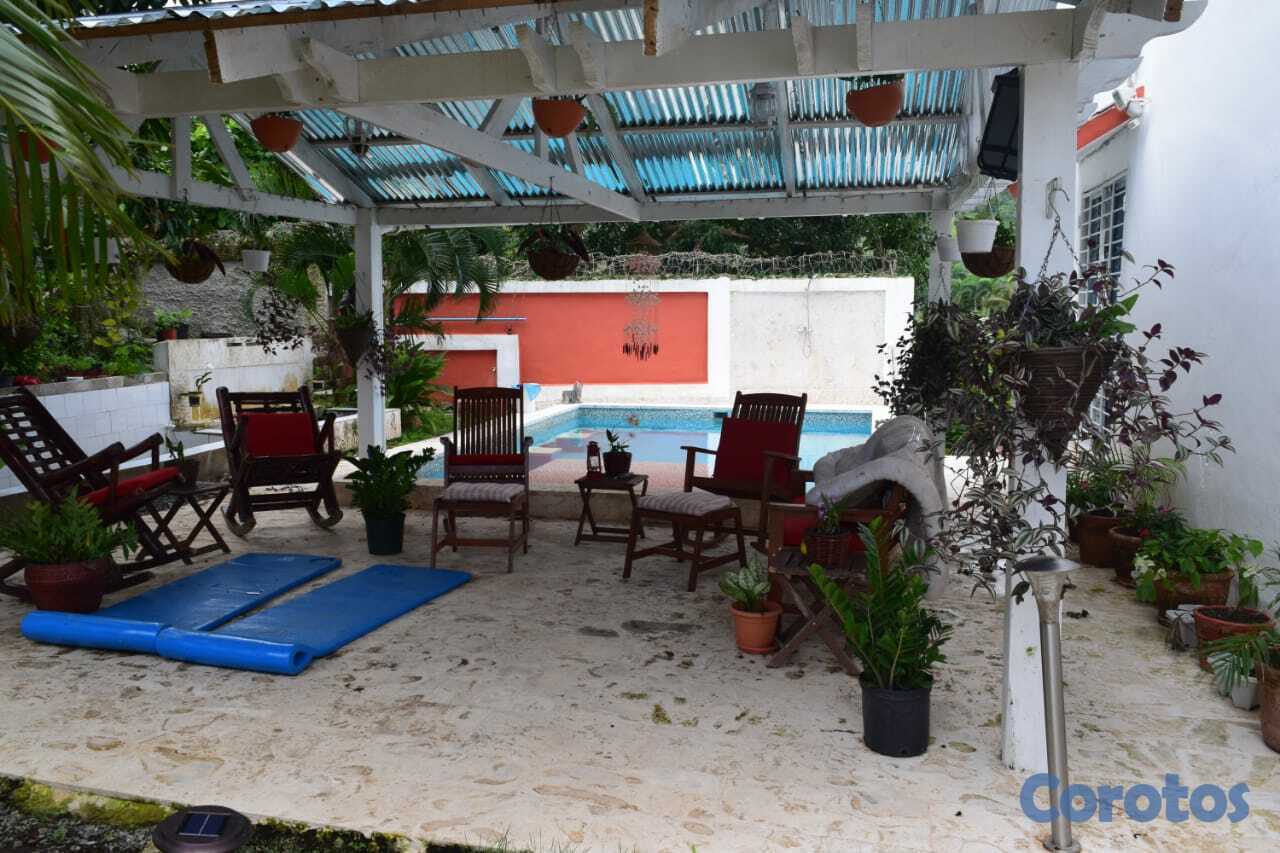 casas vacacionales y villas - VILLA DE LUJO,  AMUEBLADA, 2 NIVELES, EN LA MONTAÑA DE  ANAMUYA, HIGUEY, 800 Mts 9