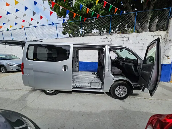 otros vehiculos - NISSAN NV350 CARAVAN  7