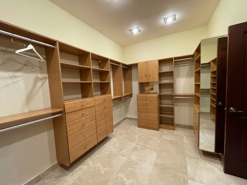 casas - Casa Tipo Mansion en Cuesta hermosa  3