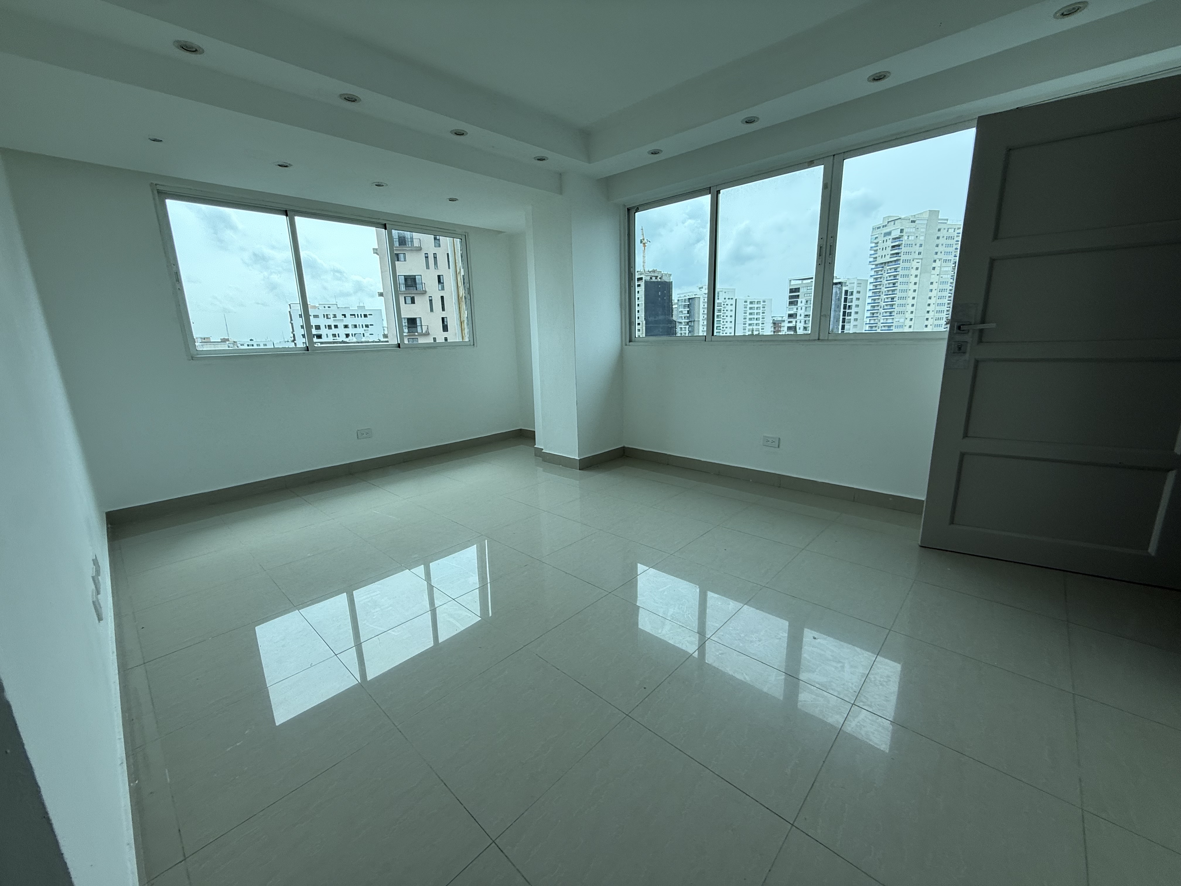 apartamentos - Alquilo apartamento en vergel 160 metro de apartam