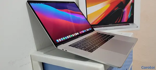 computadoras y laptops - apple Macbook pro Retina 15 Pulg Core i7 Ram 16gb ddr4 Disco 512gb SSD año 2018 2
