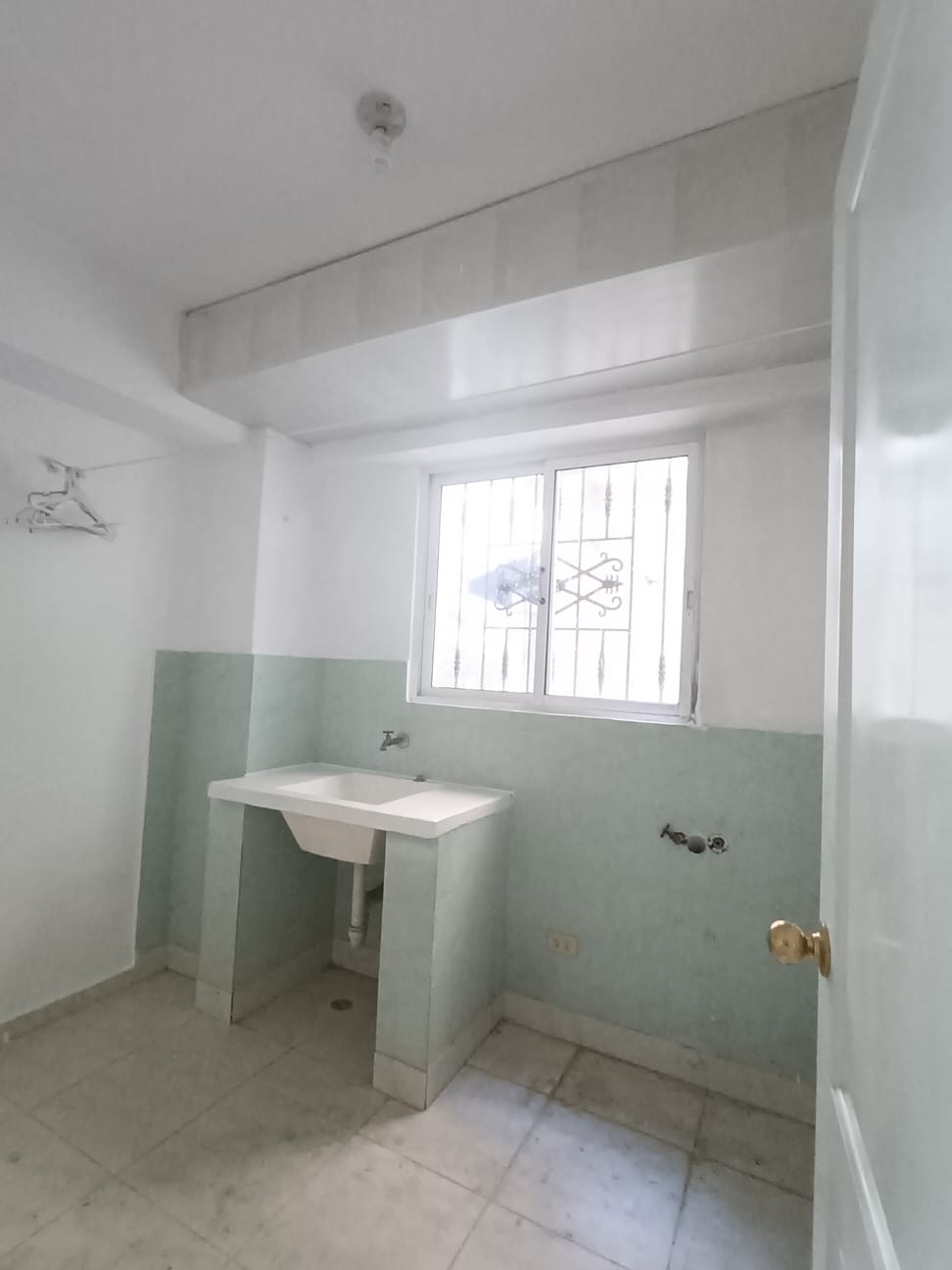 apartamentos - VENTA  DE AMPLIO APARTAMENTO  EN LA ESPERILLA  9