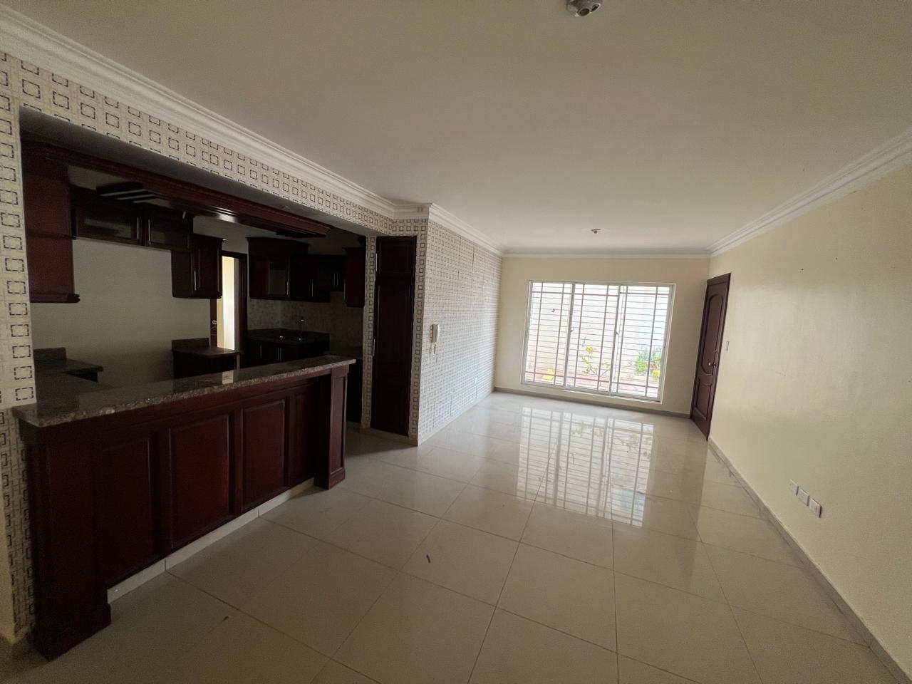 apartamentos - Apto en lo Mejor de  CORALES DEL SUR, 3 HABS., 1ER. NIVEL, 120 Mts.2, Patio, EDI 4