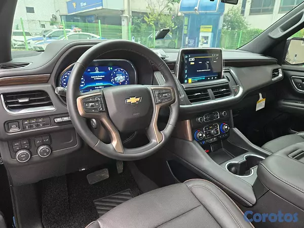 otros vehiculos - CHEVROLET TAHOE HIGHCOUNTRY 2023 NEGRO GASOLINA 2