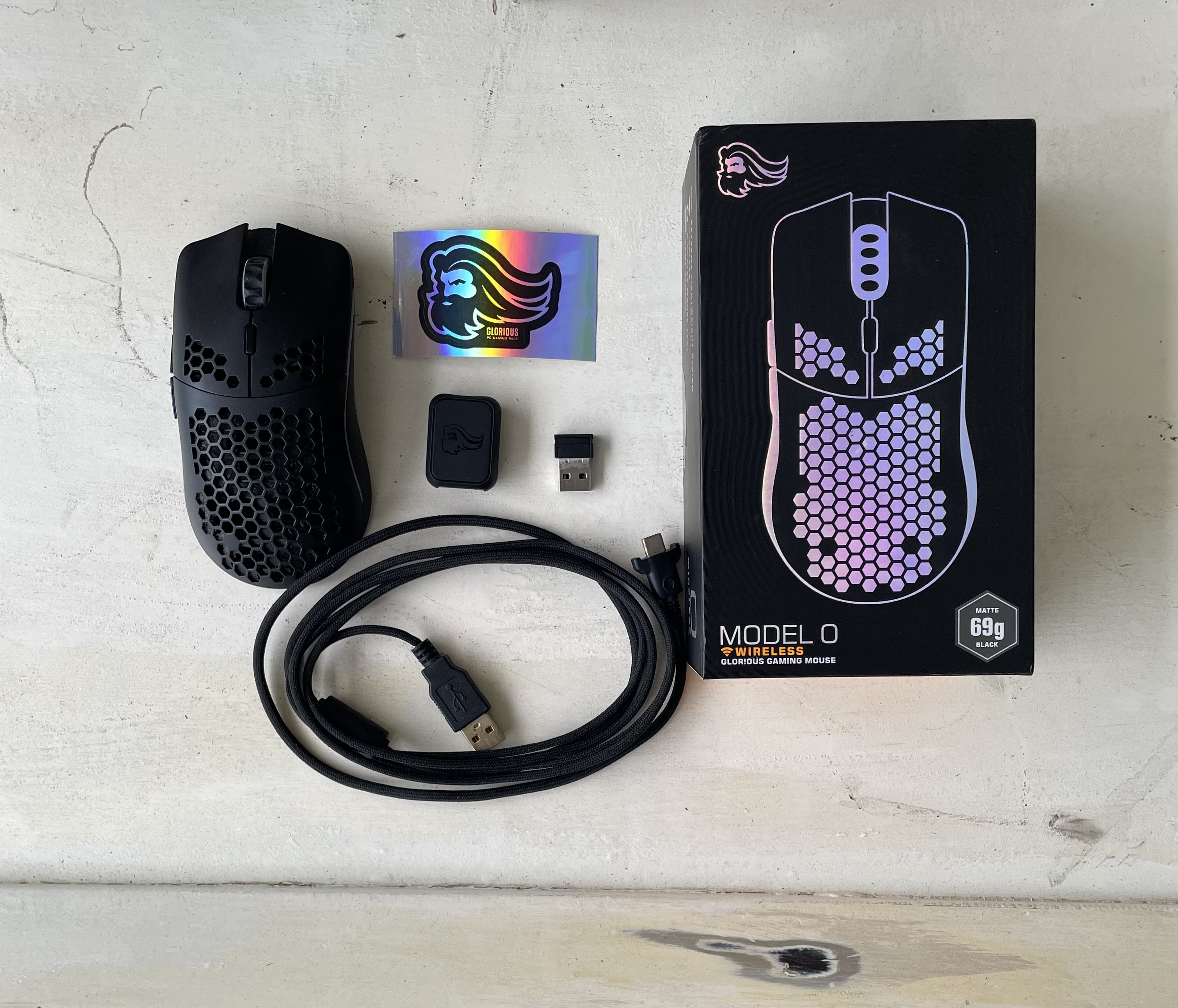 accesorios para electronica - Glorious Model O Wireless – Ultraligero RGB – Con Caja y Accesorios 0