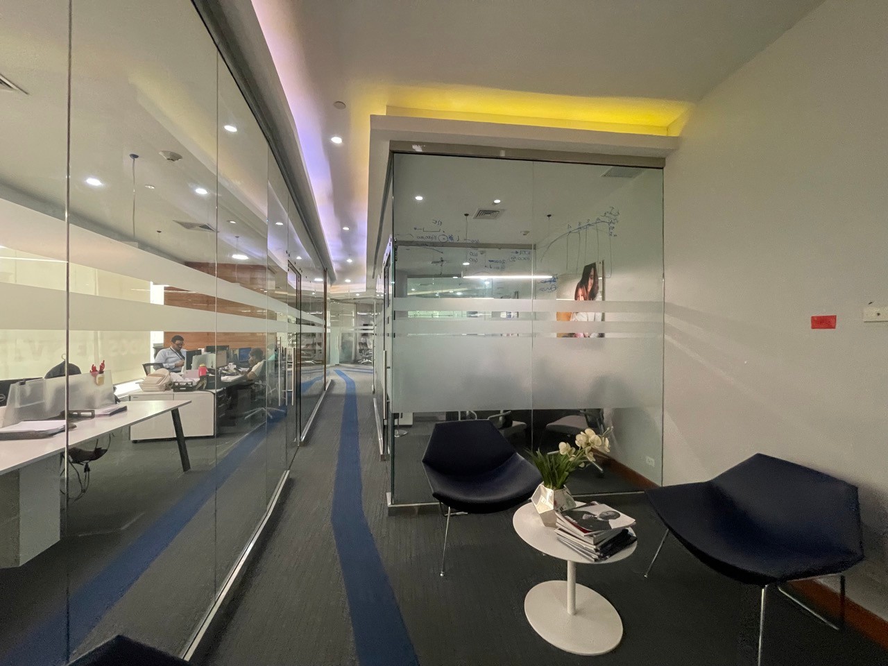 oficinas y locales comerciales - Local en Citi Tower Acropolis Center Piantini Piso 9 con 776 metros 8