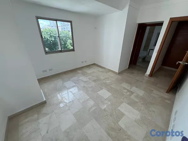 apartamentos - vedo renacimiento amplio tres habitaciones con baño dos parqueos lineales balcón 7
