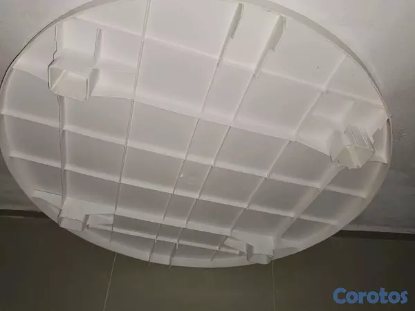 muebles y colchones - mesa redonda plástica usada, como nueva  4