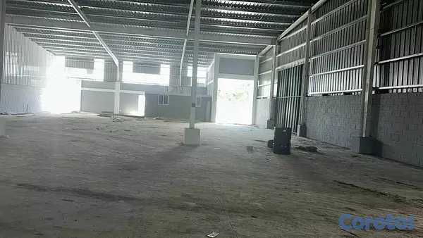 oficinas y locales comerciales - Alquilo Nave 1,900 Mts en Santiago de los caballer 3