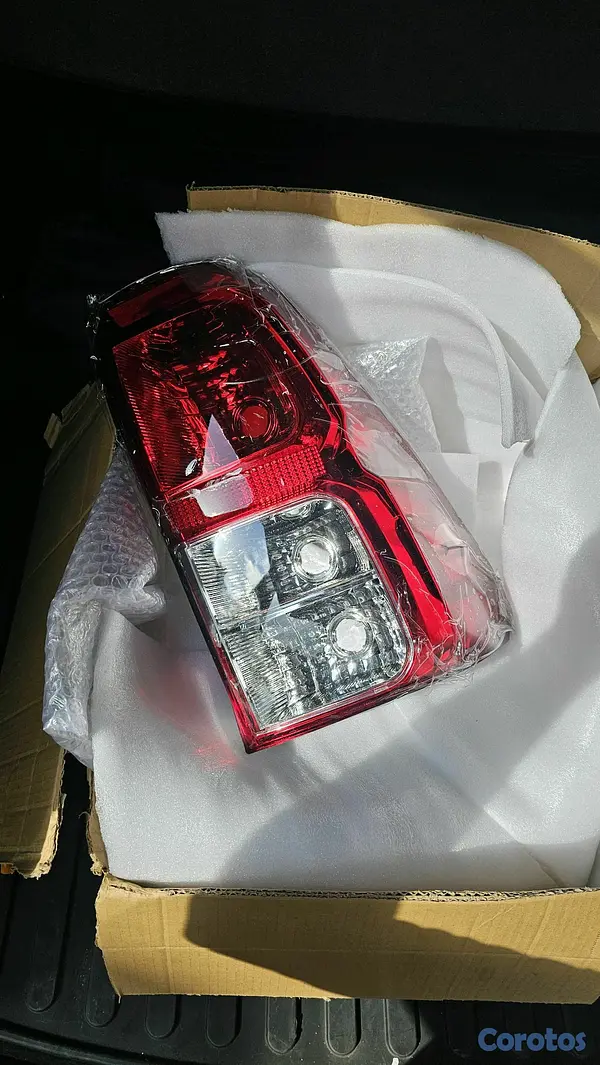 repuestos - farol toyota hilux 2