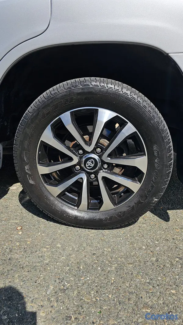 jeepetas y camionetas - VENDO LA LAND CRUISER MAS NUEVA, POCO USO 6