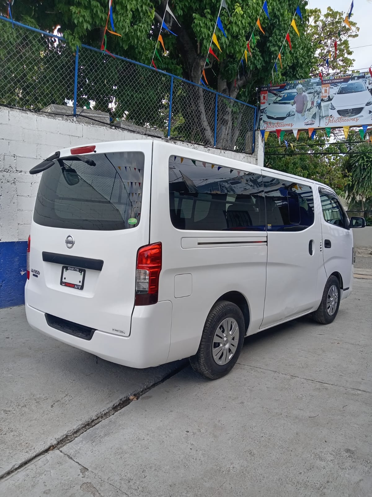 carros - NISSAN CARAVAN NV350 2