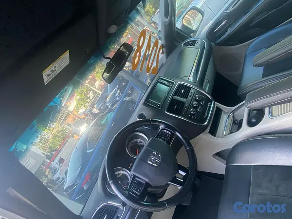 jeepetas y camionetas - DODGE GRAND CARAVAN SXT 2018 3