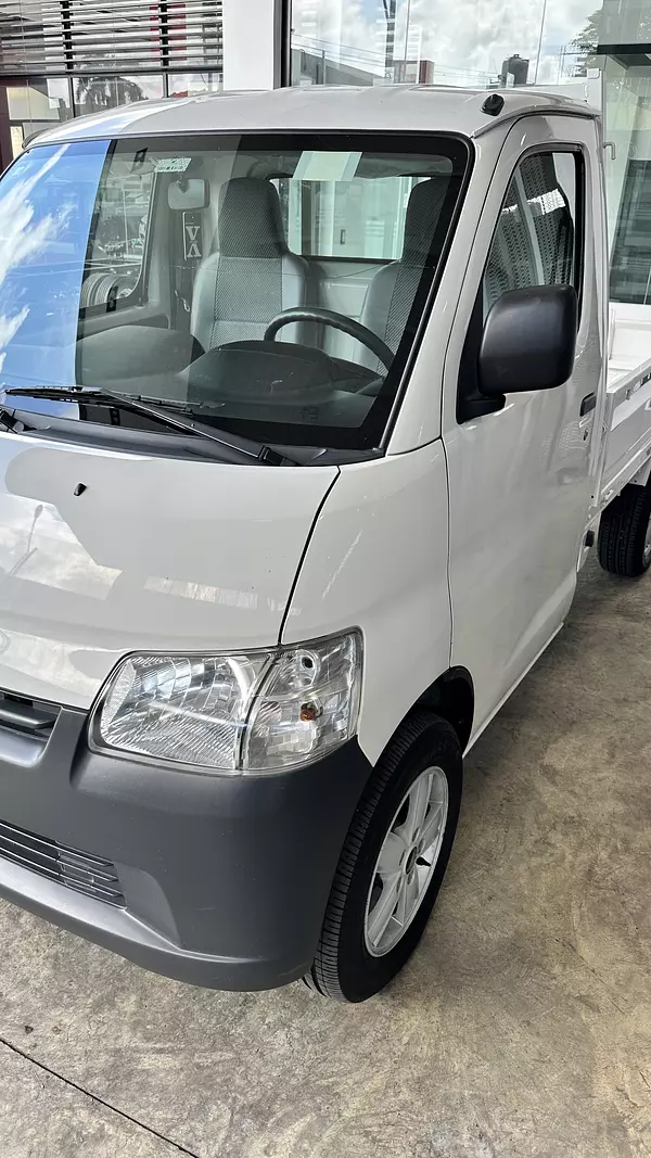 jeepetas y camionetas - Toyota lite-ace 2024 6