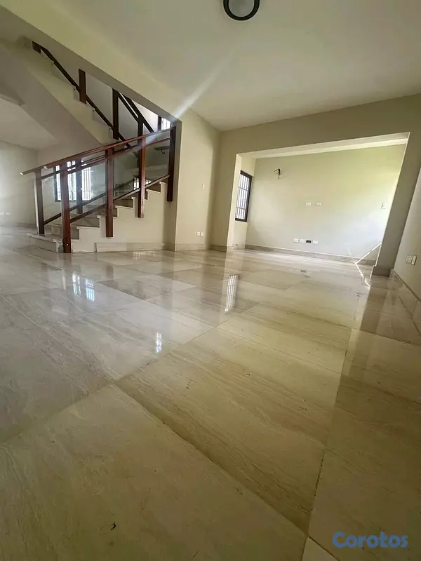 casas - Alquiler de Casa en Ensanche paraíso  4