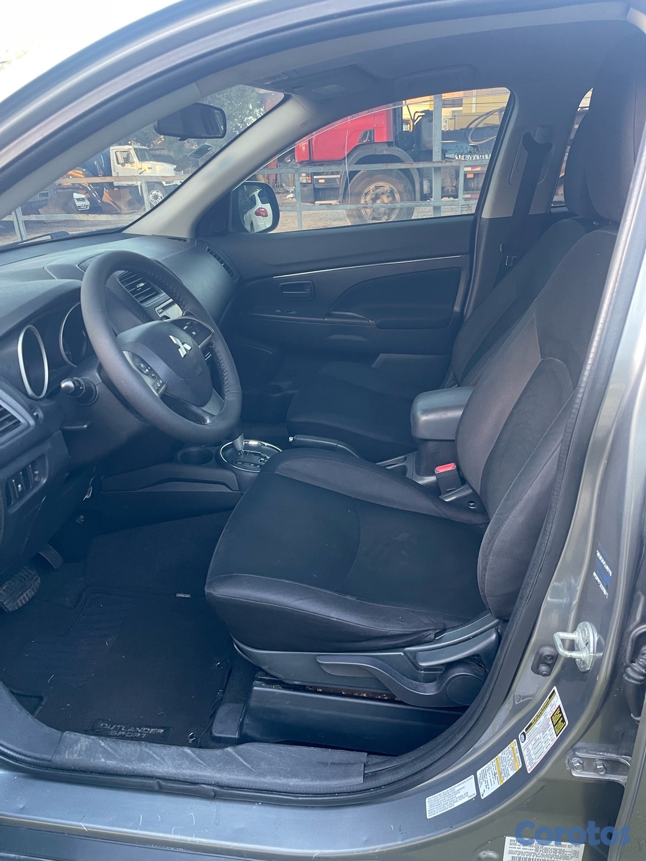 jeepetas y camionetas - Mitsubishi outlander 2015 8