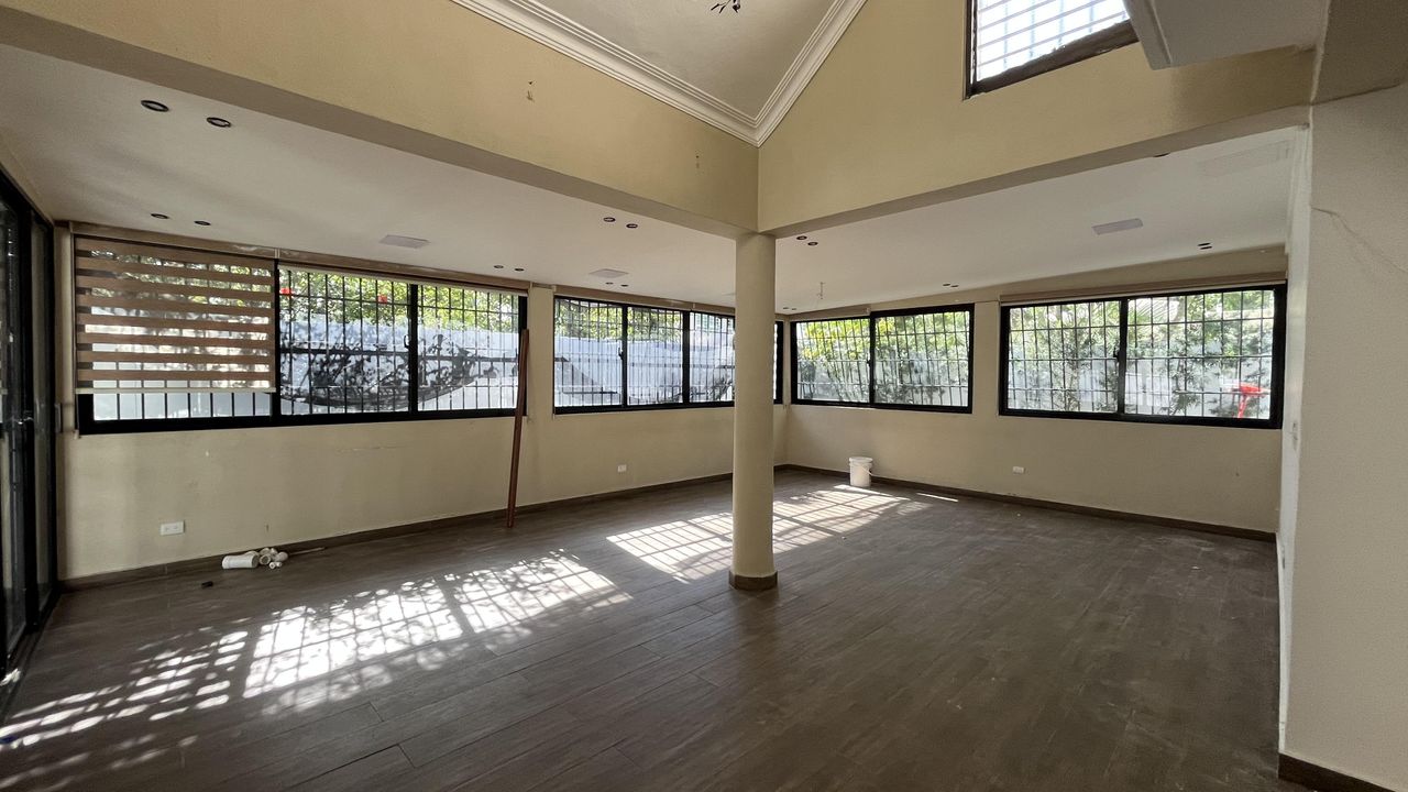 casas - Casa para oficina o uso comercial en El Millon  3