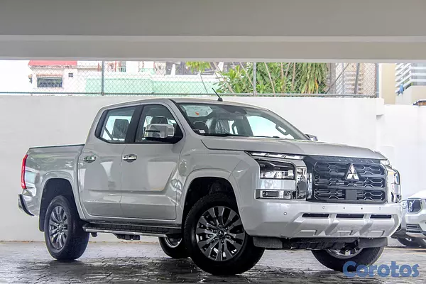 jeepetas y camionetas - Mitsubishi Motors L 200 8