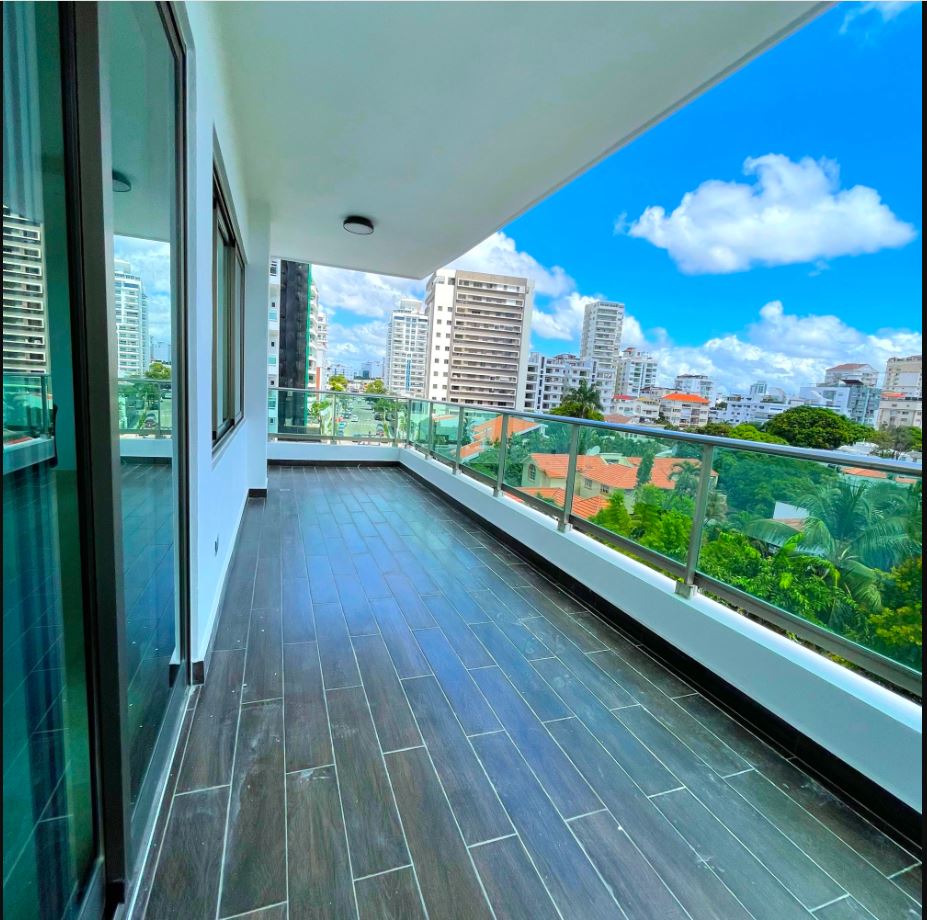 apartamentos - Apartamento a pasos de la Av. Anacaona con 300m2 5