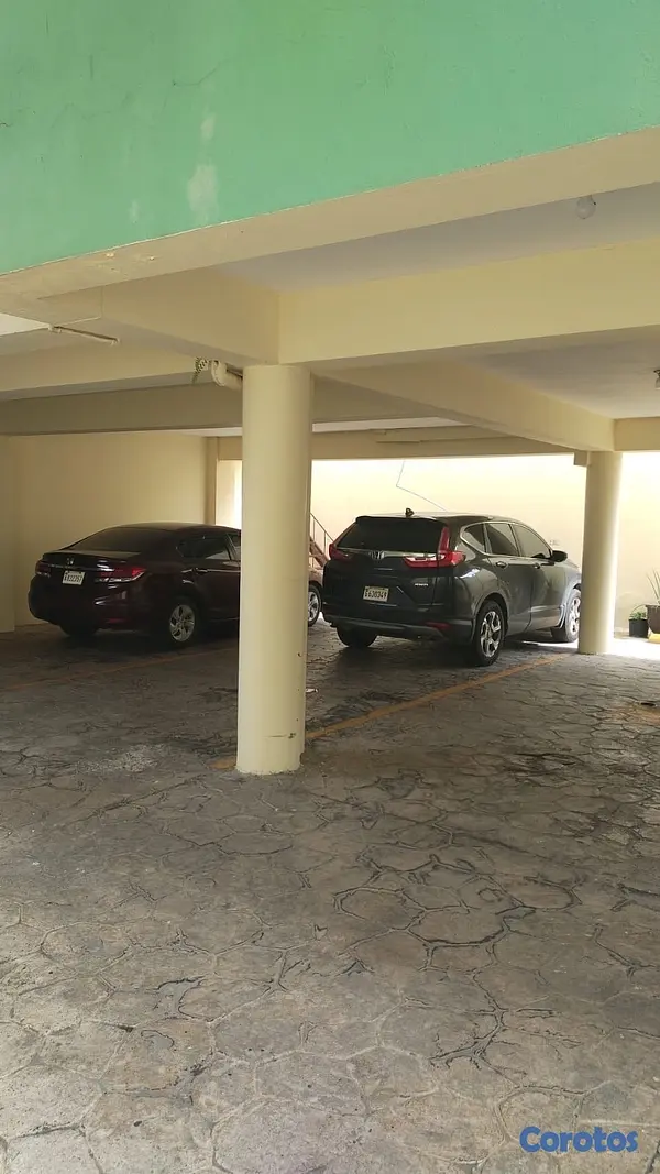 apartamentos - venta de apartamentos grande 3er piso con 2 parqueos Alma rosa 1 Santo Domingo  8