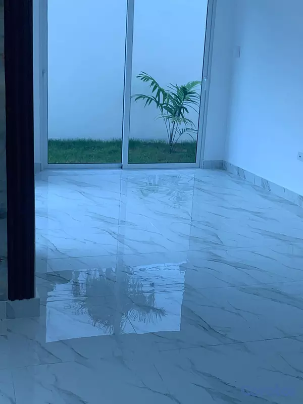 casas - 🏡 Casa Nueva de 2 Niveles en El Doral – Lista  5