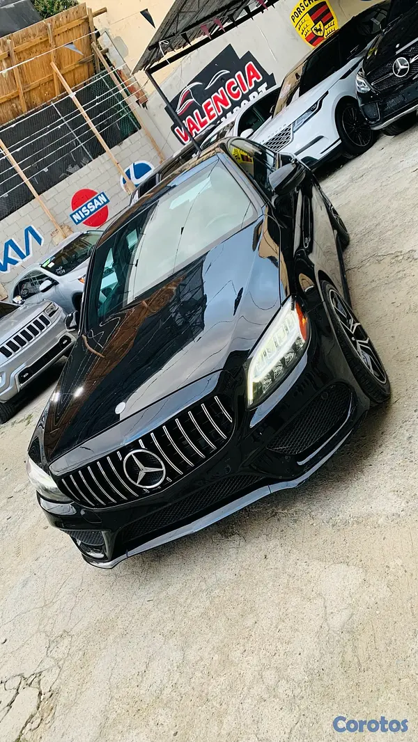 carros - Mercedes benz 2017 impecable sin detalles  3