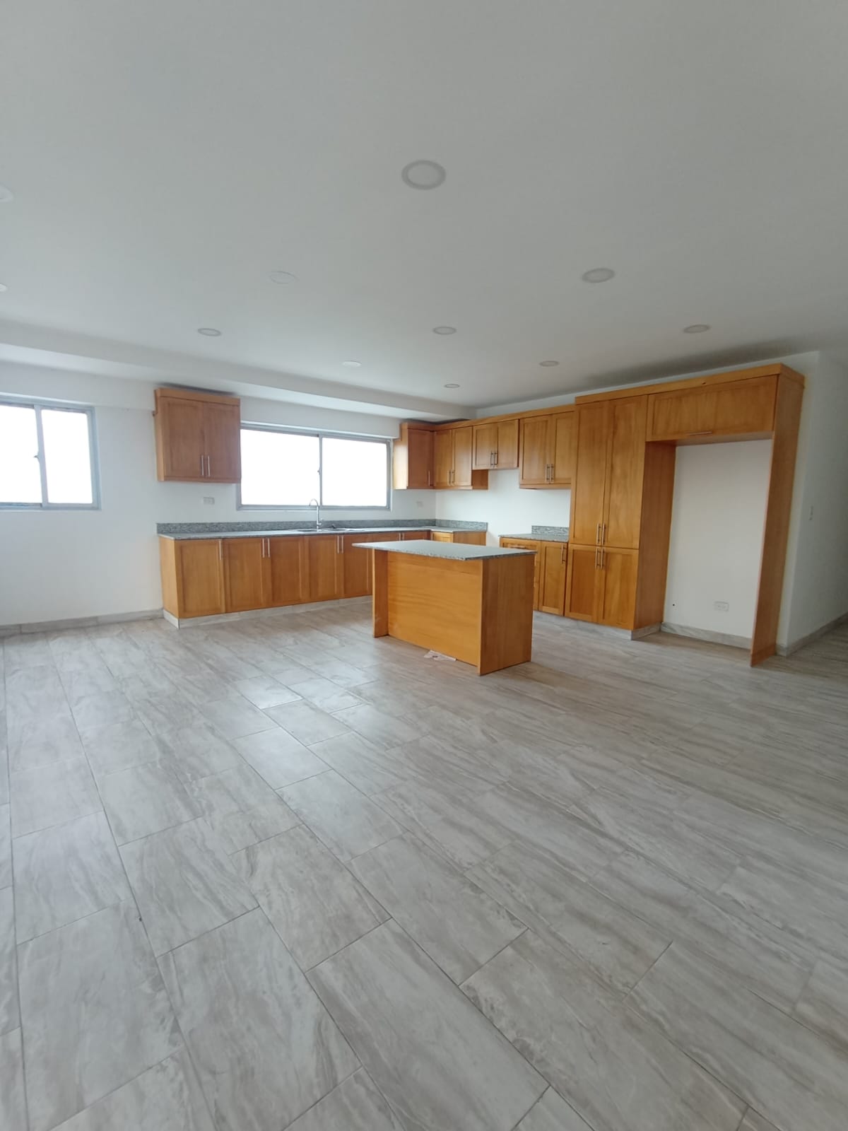apartamentos - Apartamento Ensanche Ozama (nuevo)  US$ 260,000  3