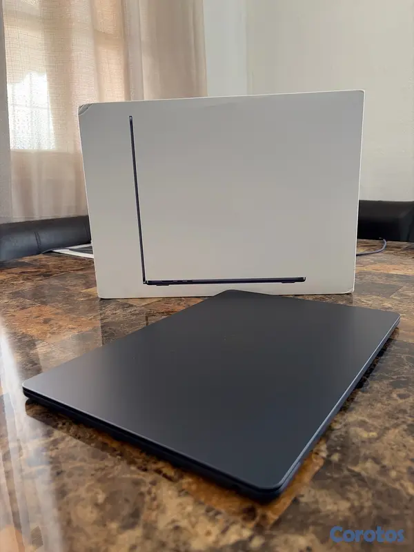 computadoras y laptops - MacBook Air M3 de 15” 24GB de RAM y 512GB de almacenamiento. 4