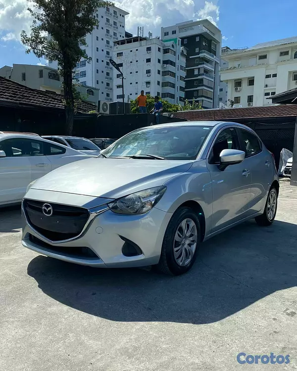 carros - Mazda Demio 2020 3