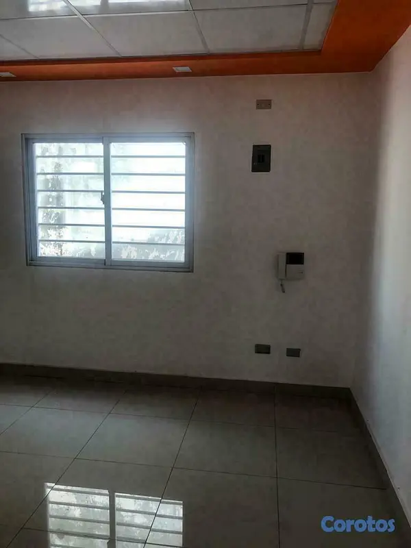 oficinas y locales comerciales - Oficina en alquiler en La Agustina cerca de La Tir 1
