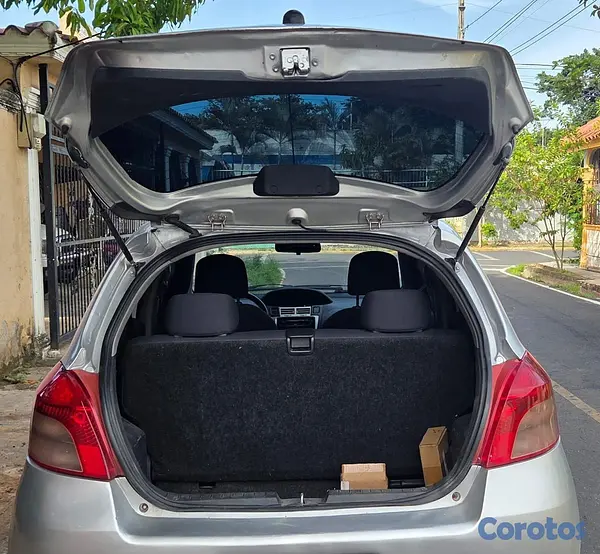 carros - Toyota Vitz 2007 7
