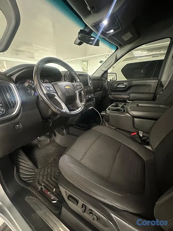jeepetas y camionetas - Chevrolet silverado duramax 2020 4