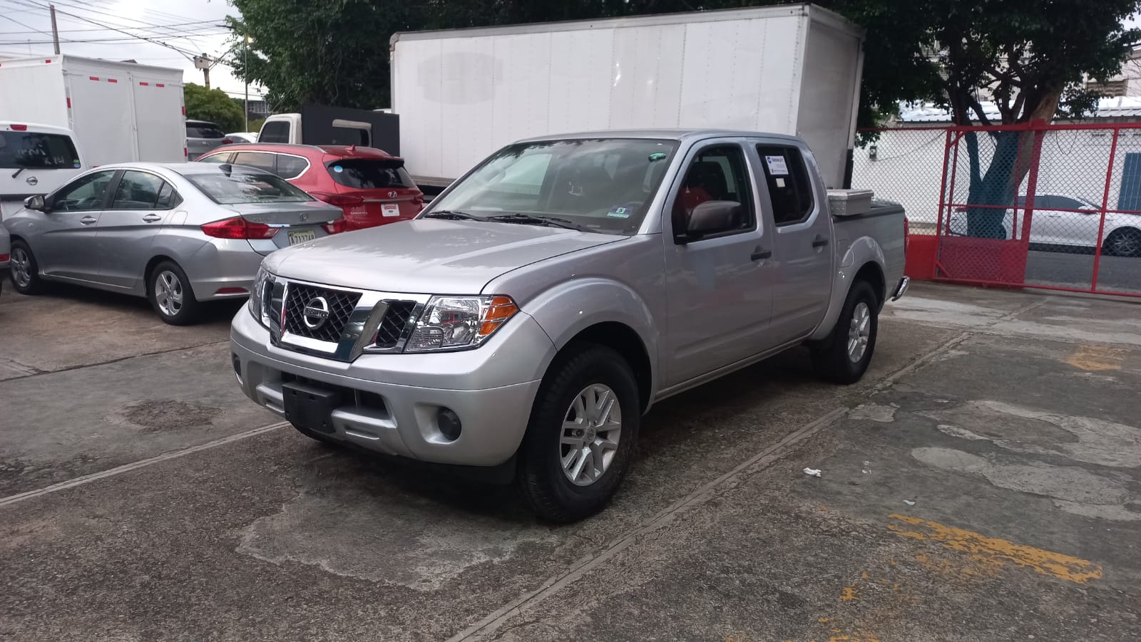 jeepetas y camionetas - Nissan Frontier SV año 2019 Gris Plata 1