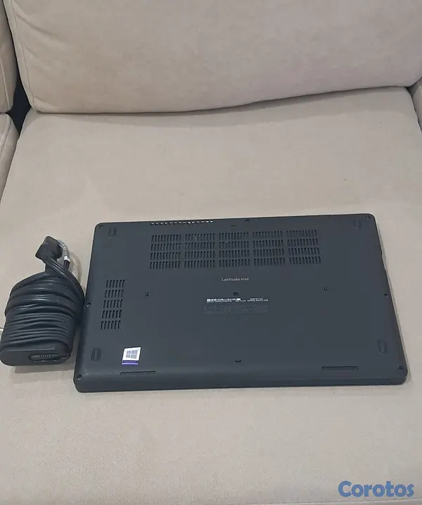 computadoras y laptops - Laptop Dell i5 8GB 256GB SSD M.2 2.6Ghz 5490 4