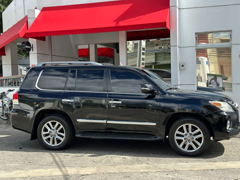 jeepetas y camionetas - Lexus lx570 2013 1