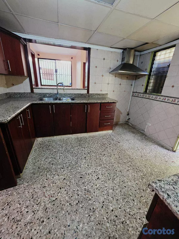 casas - Vendo casa de 2 niveles en Av. Independencia 5