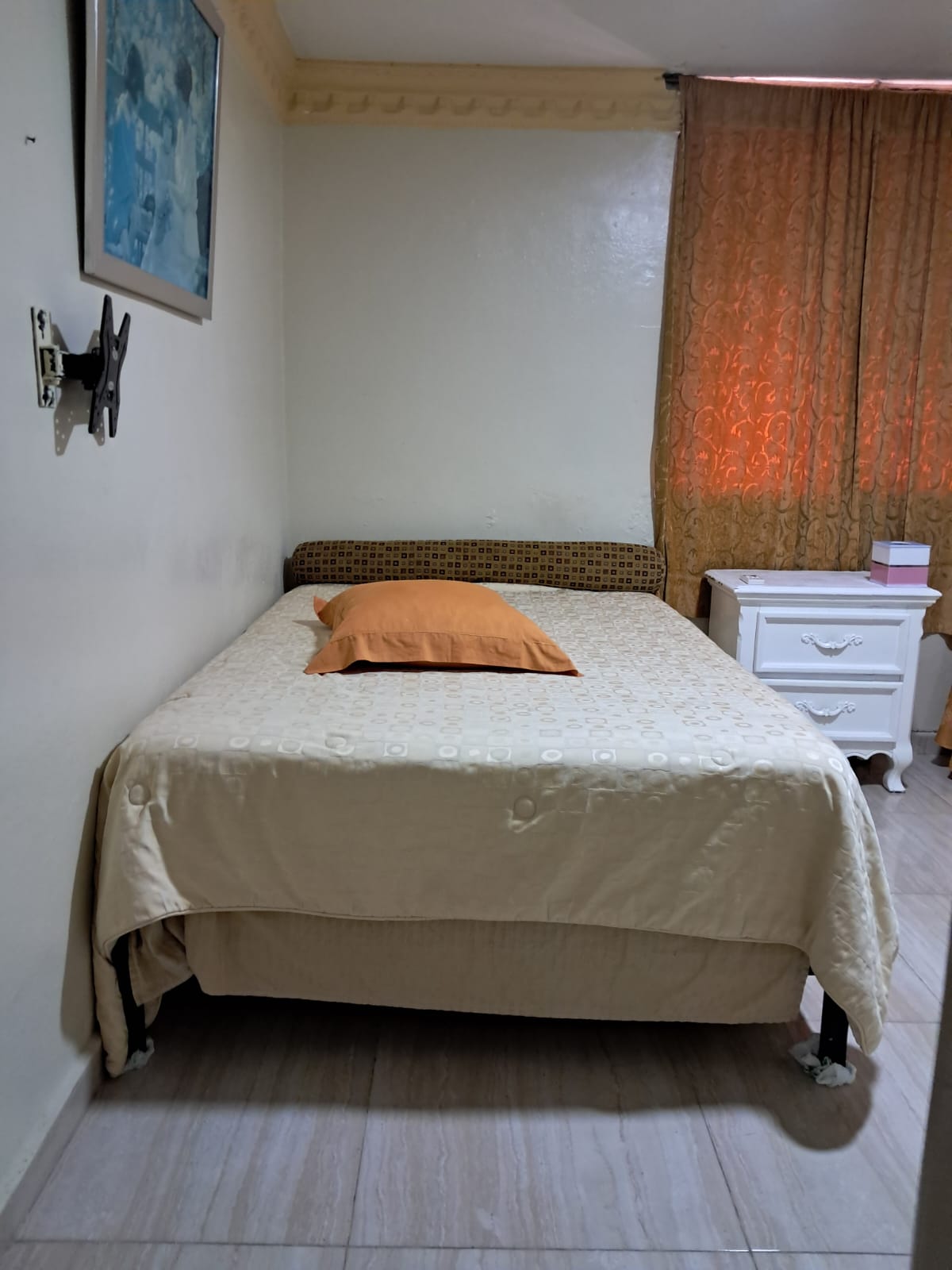 habitaciones y viviendas compartidas - Alquilo Habitación Amueblada Av. Abraham Lincoln