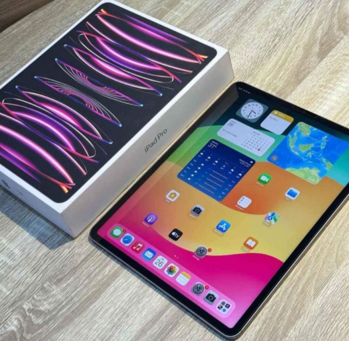 computadoras y laptops - Apple iPad Pro 2022 pant 12,9", Chip M2, 6th Gen, 1TB SSD, Cámara 12 Mp, Nueva 0