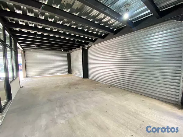oficinas y locales comerciales - Alquiler Edificio Ubicado en el Ensanche la Fe, Sa 4