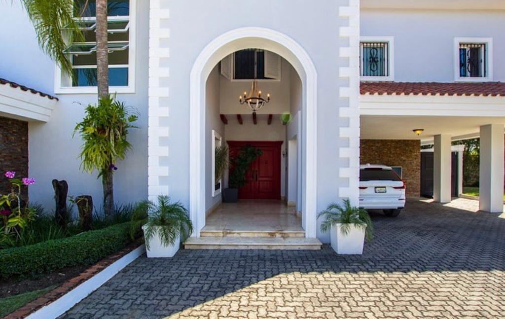 casas - Casa Tipo Mansion en Cuesta hermosa  8