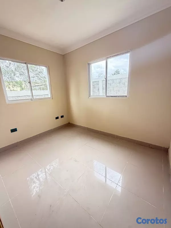 apartamentos - venta de apartamento primer piso con patio en la autopista de san isidro  6
