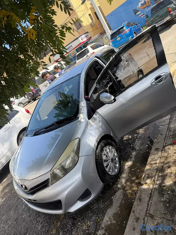 carros - Toyota vitz  8