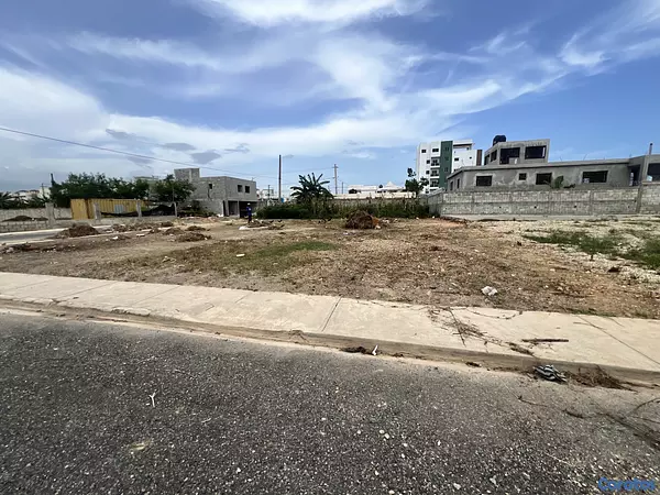 solares y terrenos - venta de solar comercial en la autopista de san Isidro próx avenida de 480mts 3
