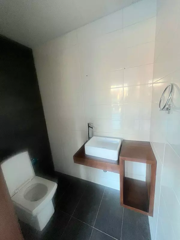 apartamentos - Apartamento 2do Nivel en La Esmeralda  2