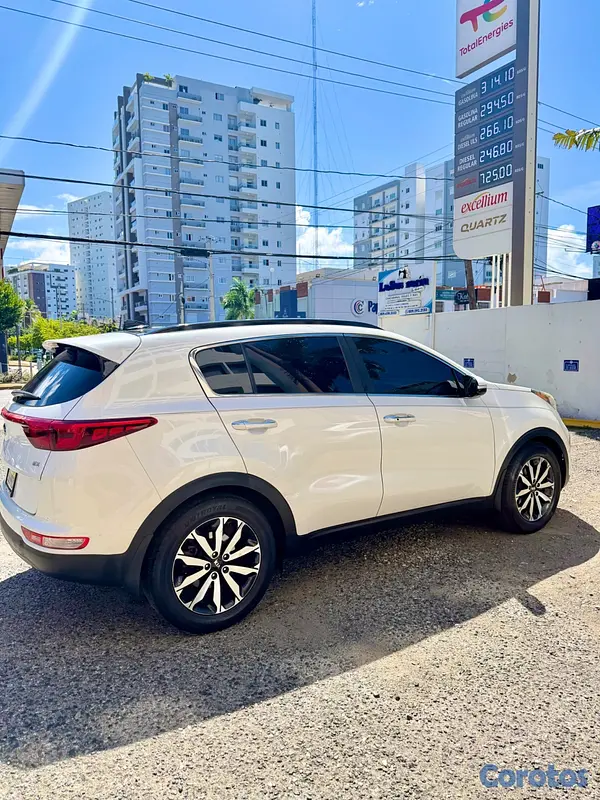 jeepetas y camionetas - Kia Sportage 2018 Única Dueña  8