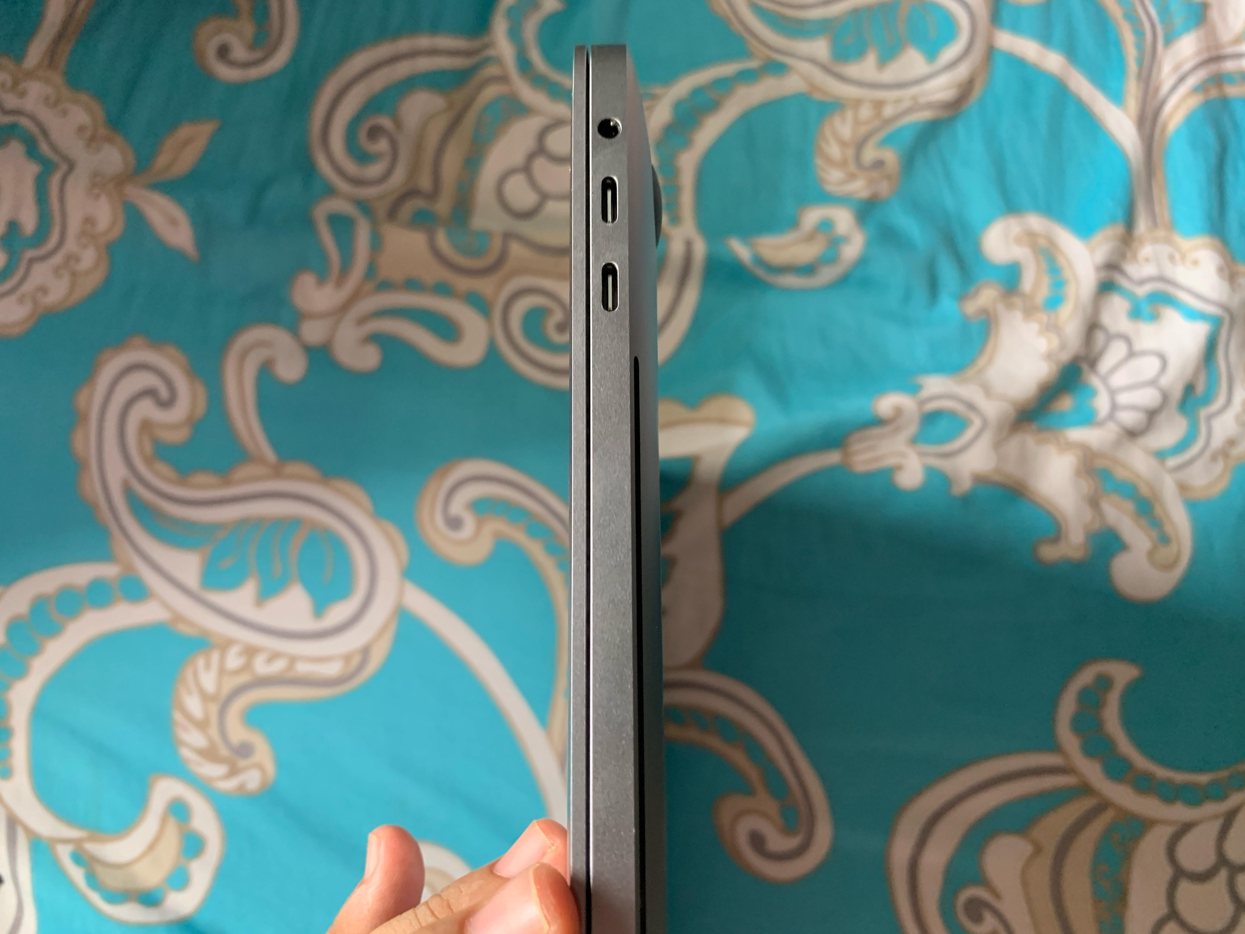 computadoras y laptops - MacBook Pro 2019 16"/i7/16GBRAM/512GB SSD 4