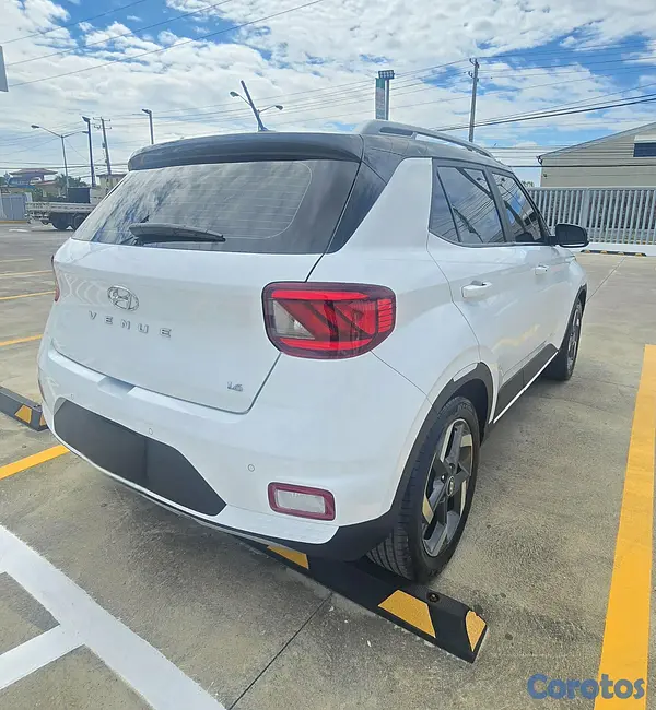 jeepetas y camionetas - Hyundai Venue 2024 Full 5