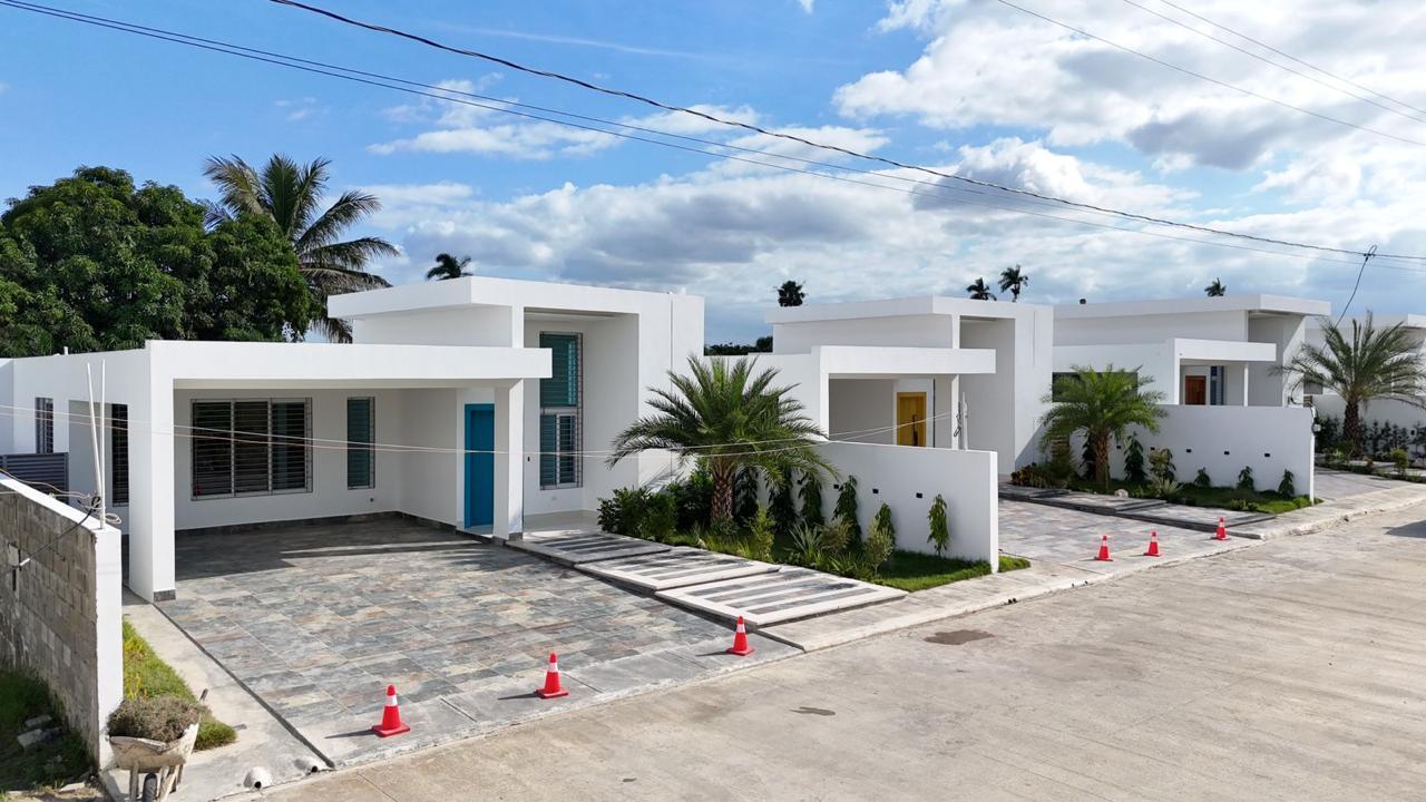 casas - CASA EN RENTA PROXIMO AL AEROPUERTO CIBAO SANTIAGO 1