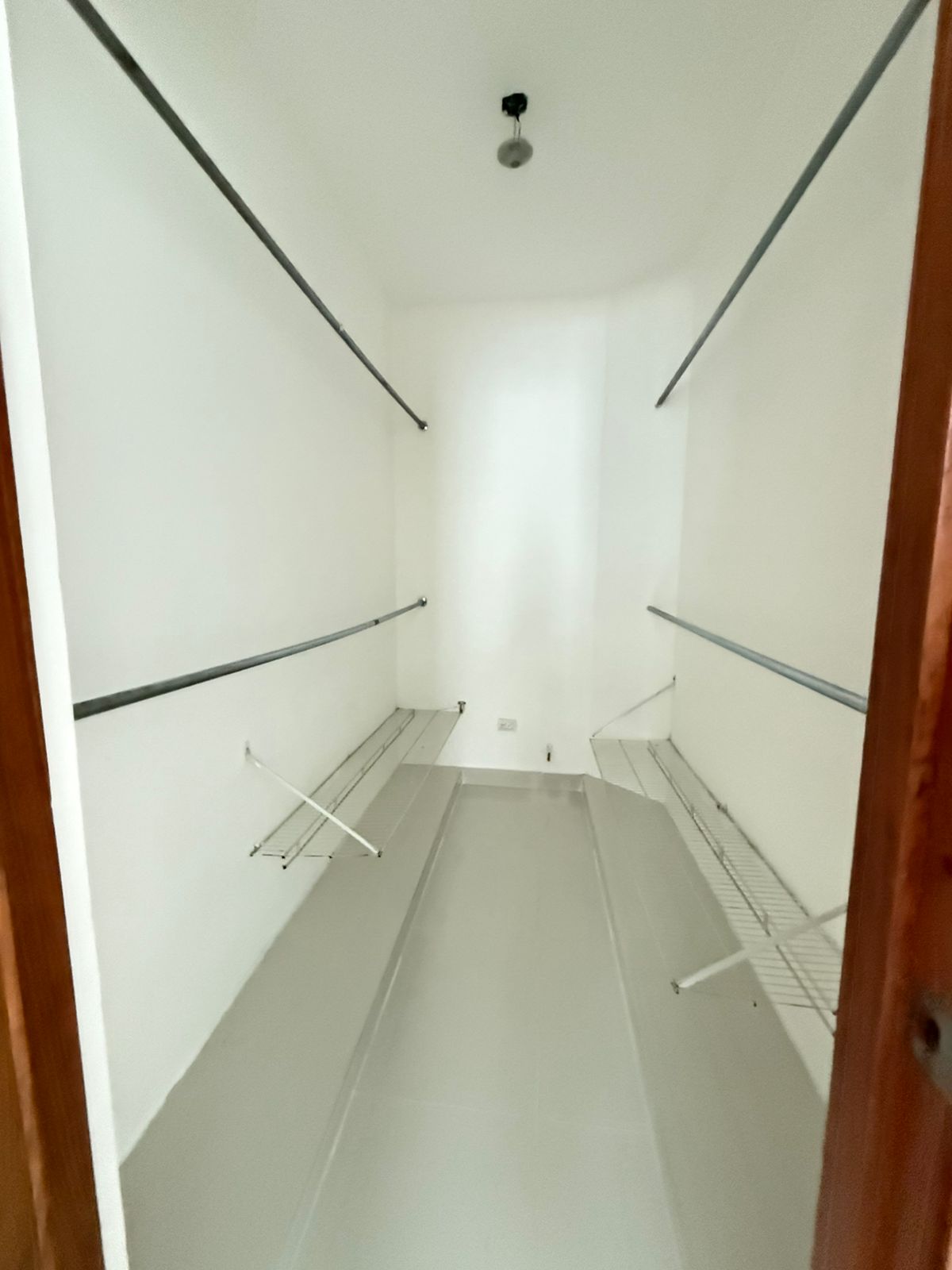 apartamentos - Vendo en el millón tres hab 2.5 baños dos parqueos 9