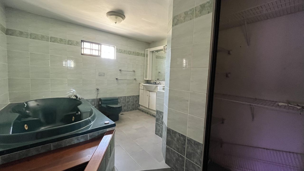 casas - Casa para oficina o uso comercial en El Millon  5